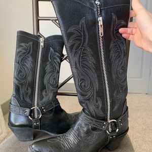 Laredo Black cowboy boots